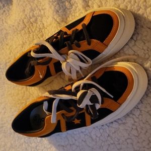 Converse sneakers mens 5.5 wmns 7.5 new no box
